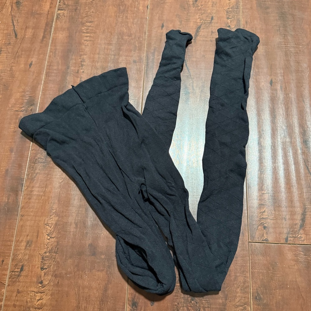 Kate Spade Elegant Black Diamond Patterned Tights - Picture 5 of 8